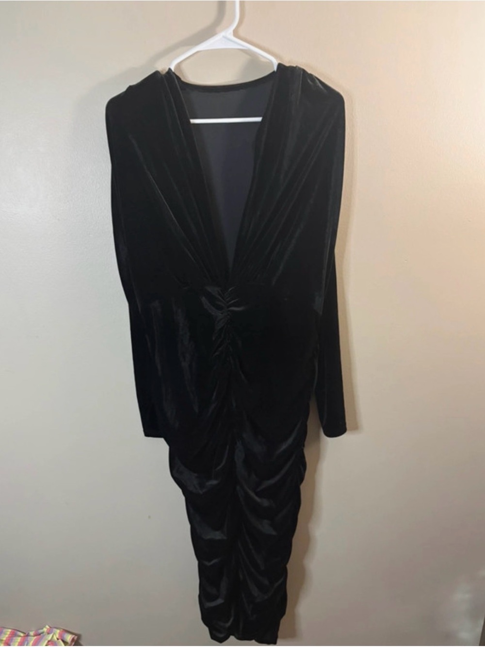 SHEIN Black Velvet Deep V Ruched Long Sleeve Dress